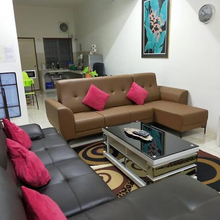 Lily Vacation Home At Cameron Highlands - 12 Pax,Free Wifi W Carporch Tanah Rata Exterior foto