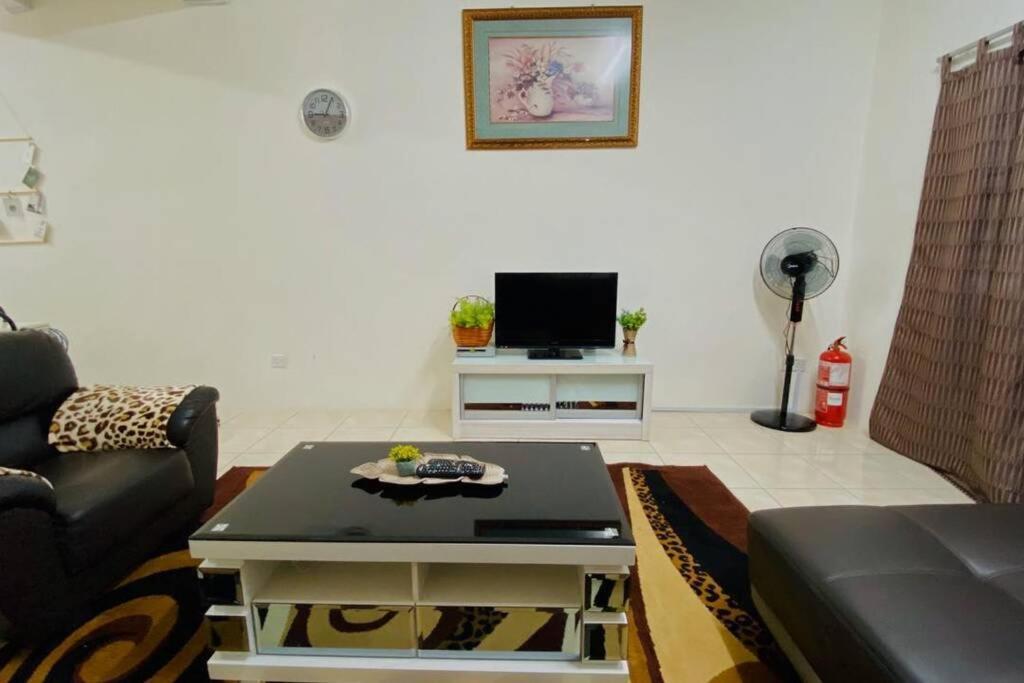 Lily Vacation Home At Cameron Highlands - 12 Pax,Free Wifi W Carporch Tanah Rata Exterior foto